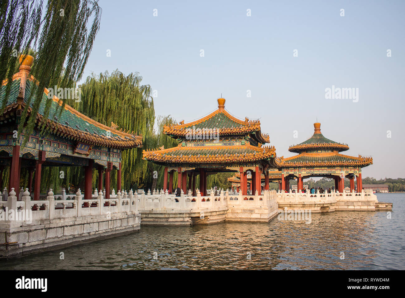 La Cina al Parco Beihai Pechino imperial park cinque padiglioni del drago Foto Stock