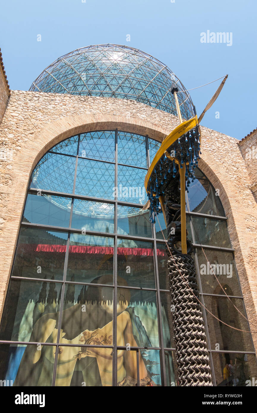 FIGUERES, Spagna-luglio 17, 2017: Hall con "sipario per il labirinto' nel teatro di Dali. Il teatro di Dali e Museum è un museo di Salvador Dali in Figu Foto Stock