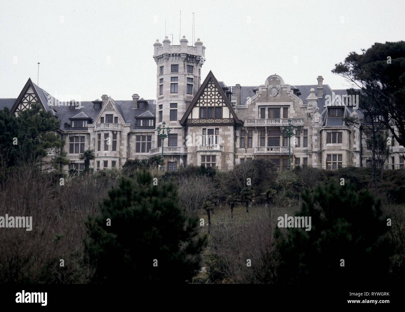 PALACIO REAL REALIZADO ENTRE 1908 Y 1911 - SEDE de la Universidad Internacional Menendez Pelayo. Autore: González Riancho JAVIER / BRINGAS VEGA GONZALO. Posizione: PALACIO DE LA Magdalena. Santander. Spagna. Foto Stock