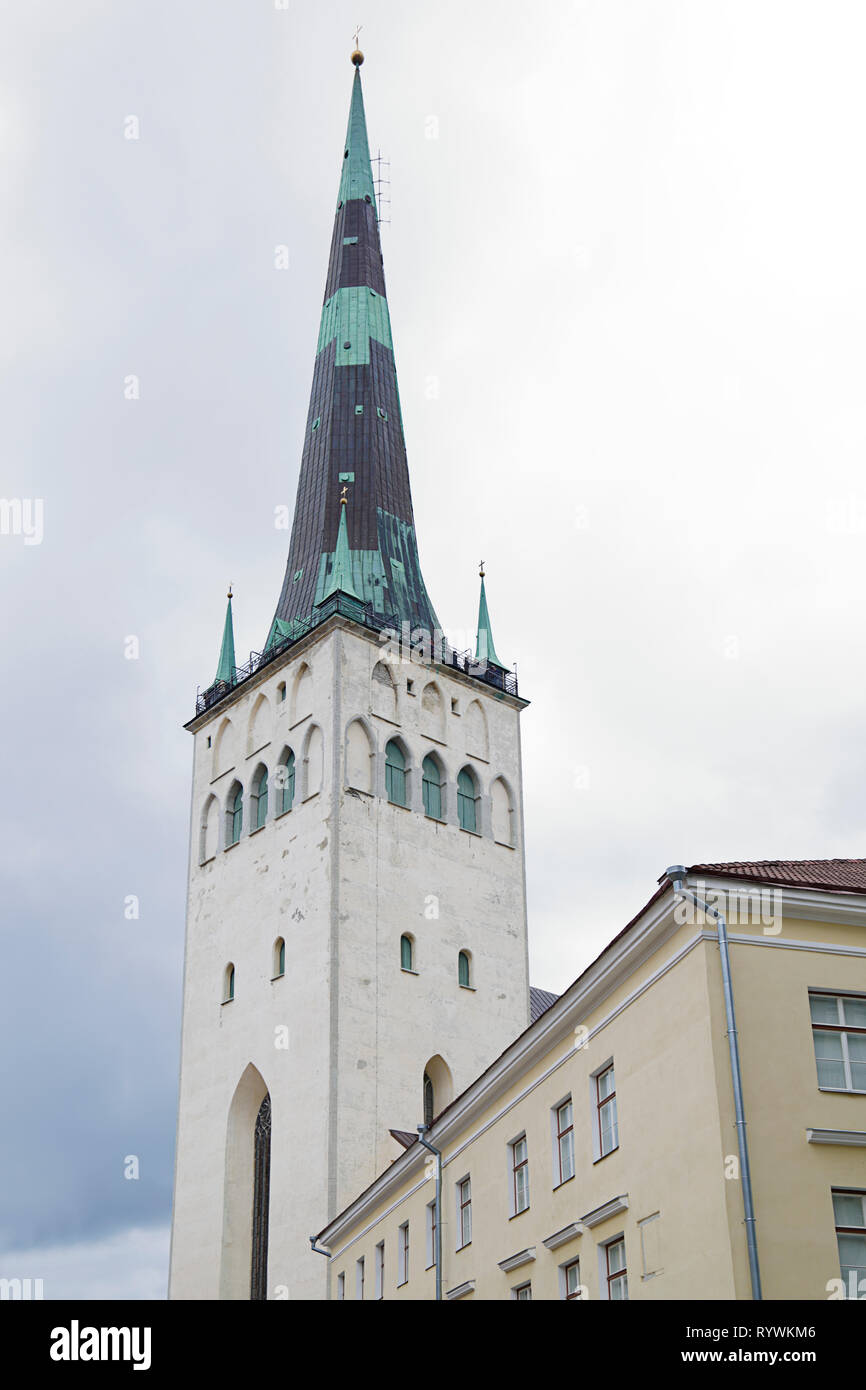 Saint Olafs Chiesa a Tallinn in Estonia Foto Stock