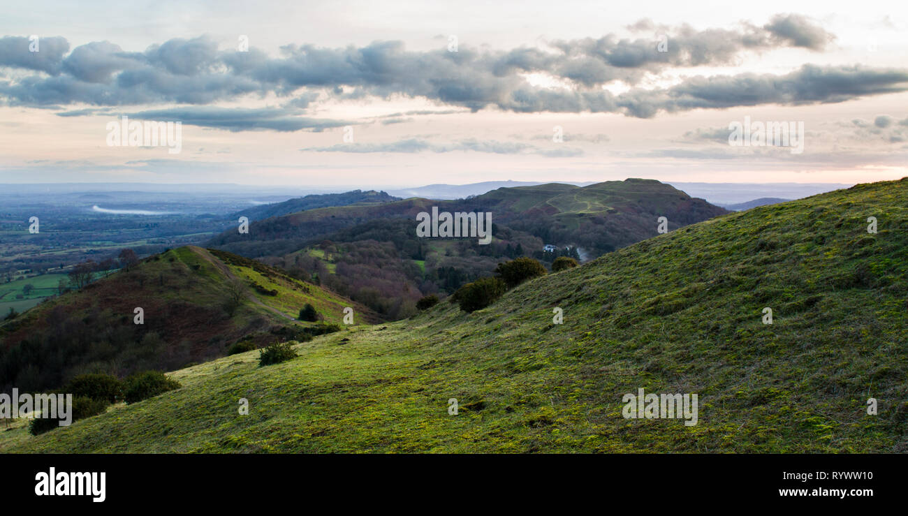 Panorama della parte meridionale della Malvern Hills con herefordshire beacon Foto Stock