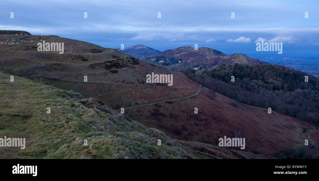 Panorama di Herefordshire faro a luce rotante e middlesection della Malvern Hills Foto Stock