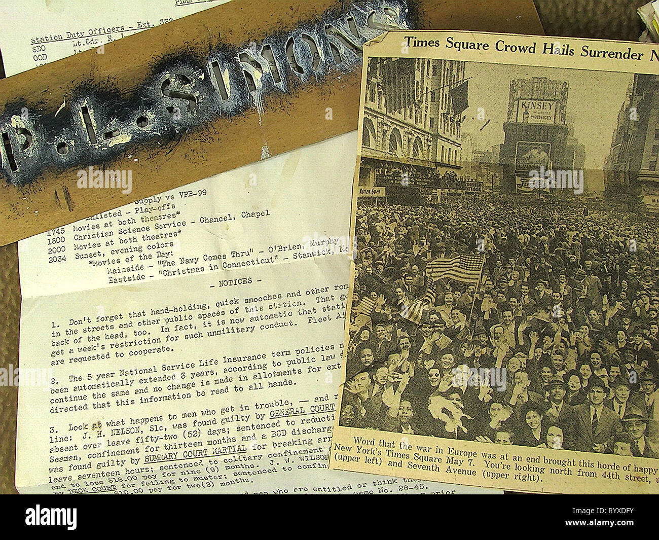 Fotografie personali e cimeli della lotta contro gli americani durante la Seconda Guerra Mondiale. Foto Stock