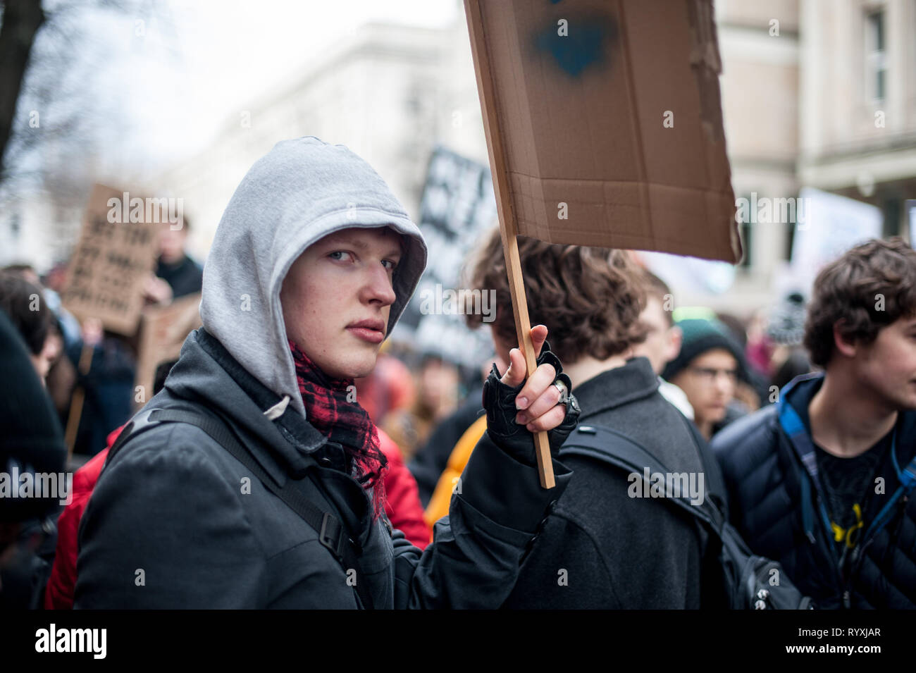 Varsavia, Polonia. Xv Mar, 2019. Sciopero degli studenti per il clima in Varsavia, Młodzieżowy Strajk Klimatyczny, Warszawa Credito: Piotr Kiembłowski/Alamy Live News Foto Stock