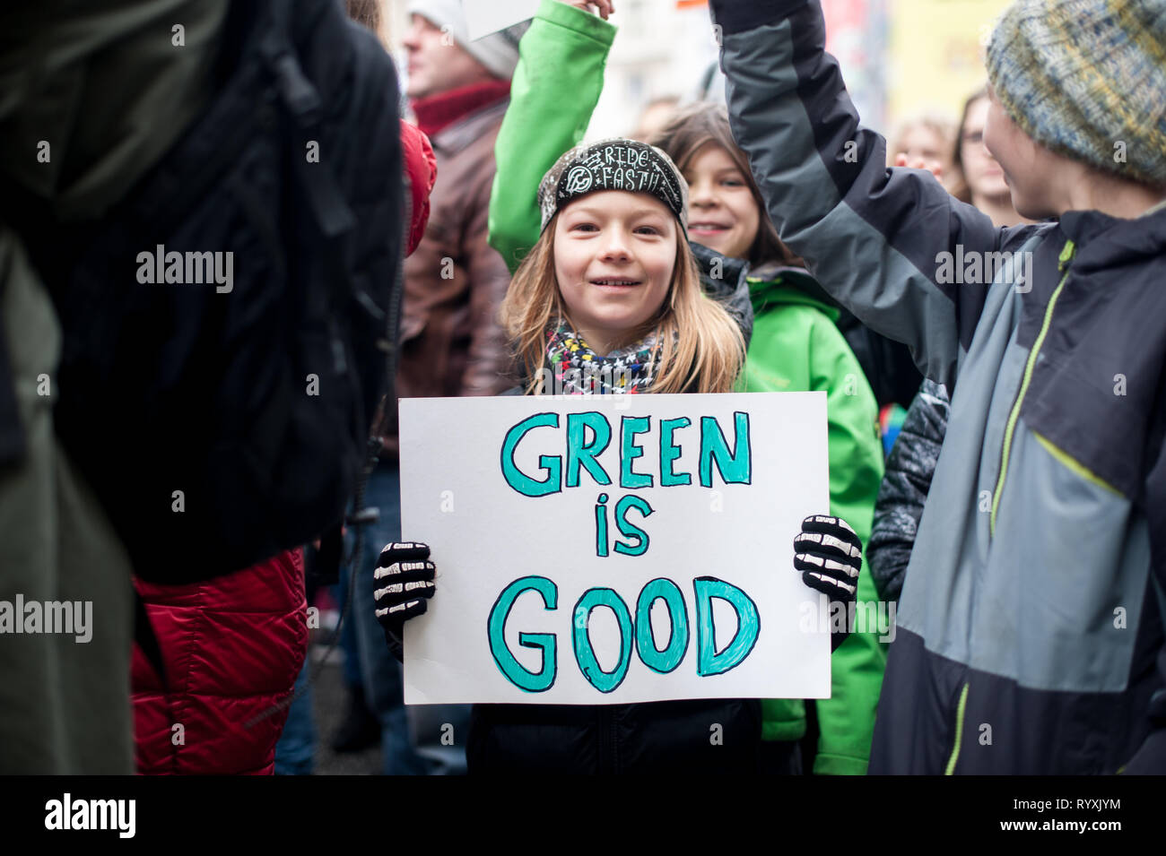 Varsavia, Polonia. Xv Mar, 2019. Sciopero degli studenti per il clima in Varsavia, Młodzieżowy Strajk Klimatyczny, Warszawa Credito: Piotr Kiembłowski/Alamy Live News Foto Stock
