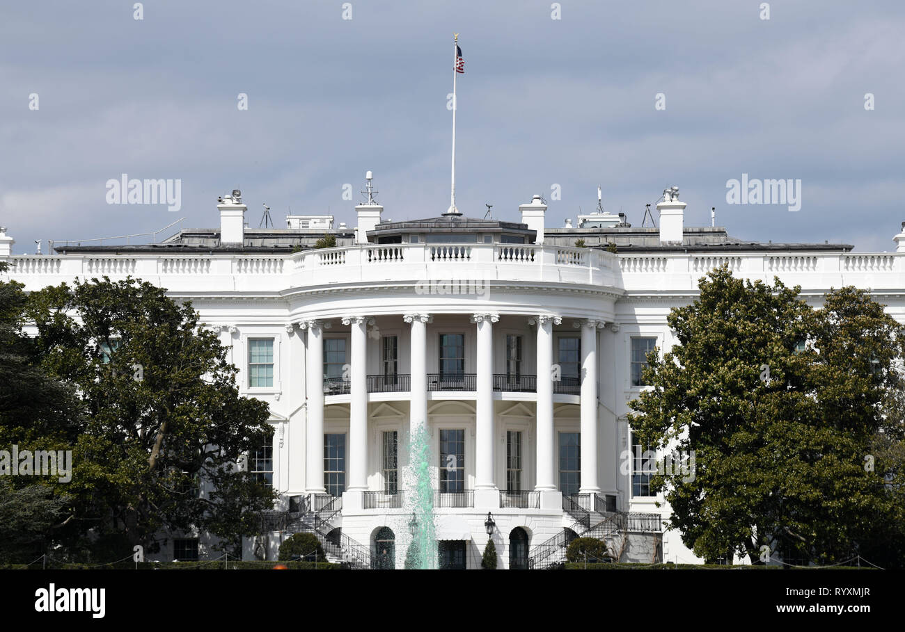 Washington, Stati Uniti d'America. Xv Mar, 2019. Foto scattata il 15 marzo 2019 mostra la Casa Bianca di Washington, DC, Stati Uniti. Stati Uniti Presidente Donald Trump venerdì il veto ad una bill bloccando la sua nazionale dichiarazione di emergenza al confine meridionale, la prima di tali spostare nel suo semestre di presidenza. Credito: Liu Jie/Xinhua/Alamy Live News Foto Stock