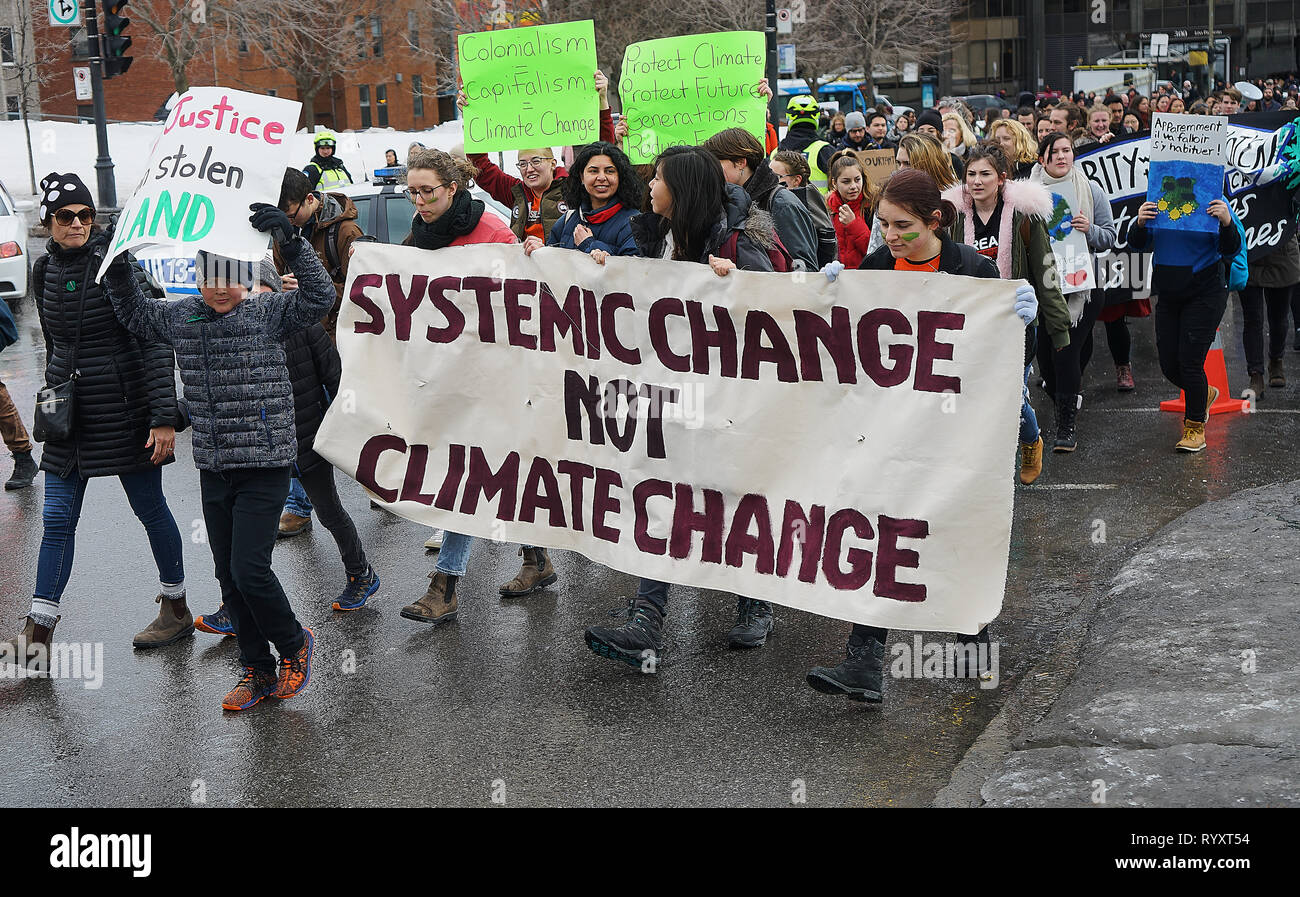 Montreal, Canada,15 marzo 2019.persone marciando a Montreal per il clima globale strike.Credit:Mario Beauregard/Alamy Live News Foto Stock