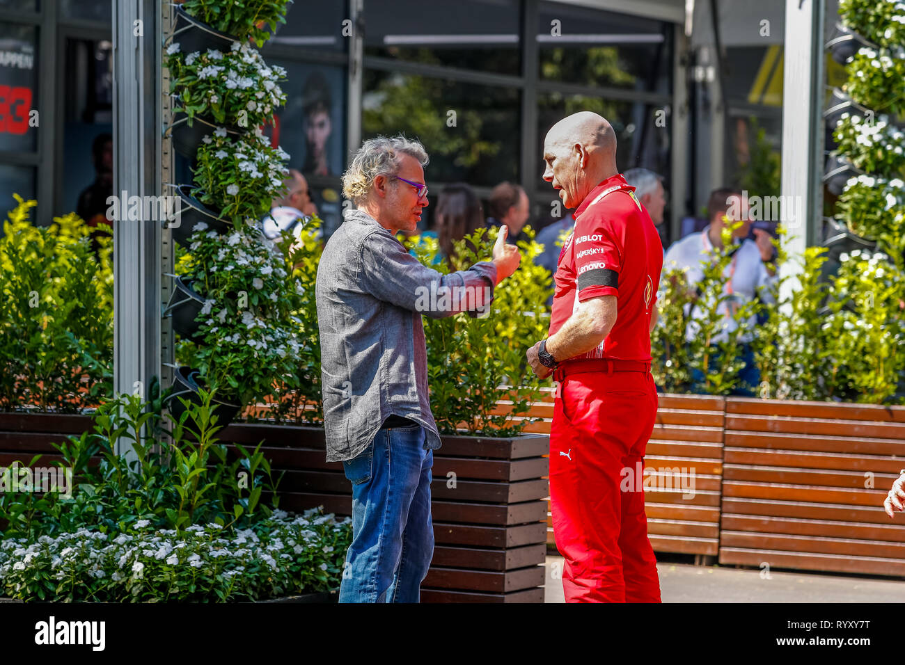 Melbourne, Victoria, Australia. 16 Mar, 2019. Campionato del Mondo di Formula Uno FIA 2019 - Formula Uno Rolex Australian Grand Prix.leggenda della Formula Uno Jacques Villeneuve nel pit lane. Credito: Brett keating/Alamy Live News Foto Stock