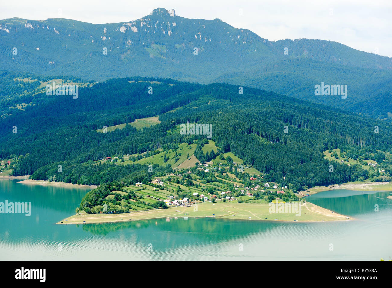 Lacul Izvorul Muntelui (Lago di Bicaz) in Bicaz, Romania. Il 23 luglio 2009 © Wojciech Strozyk / Alamy Stock Photo Foto Stock