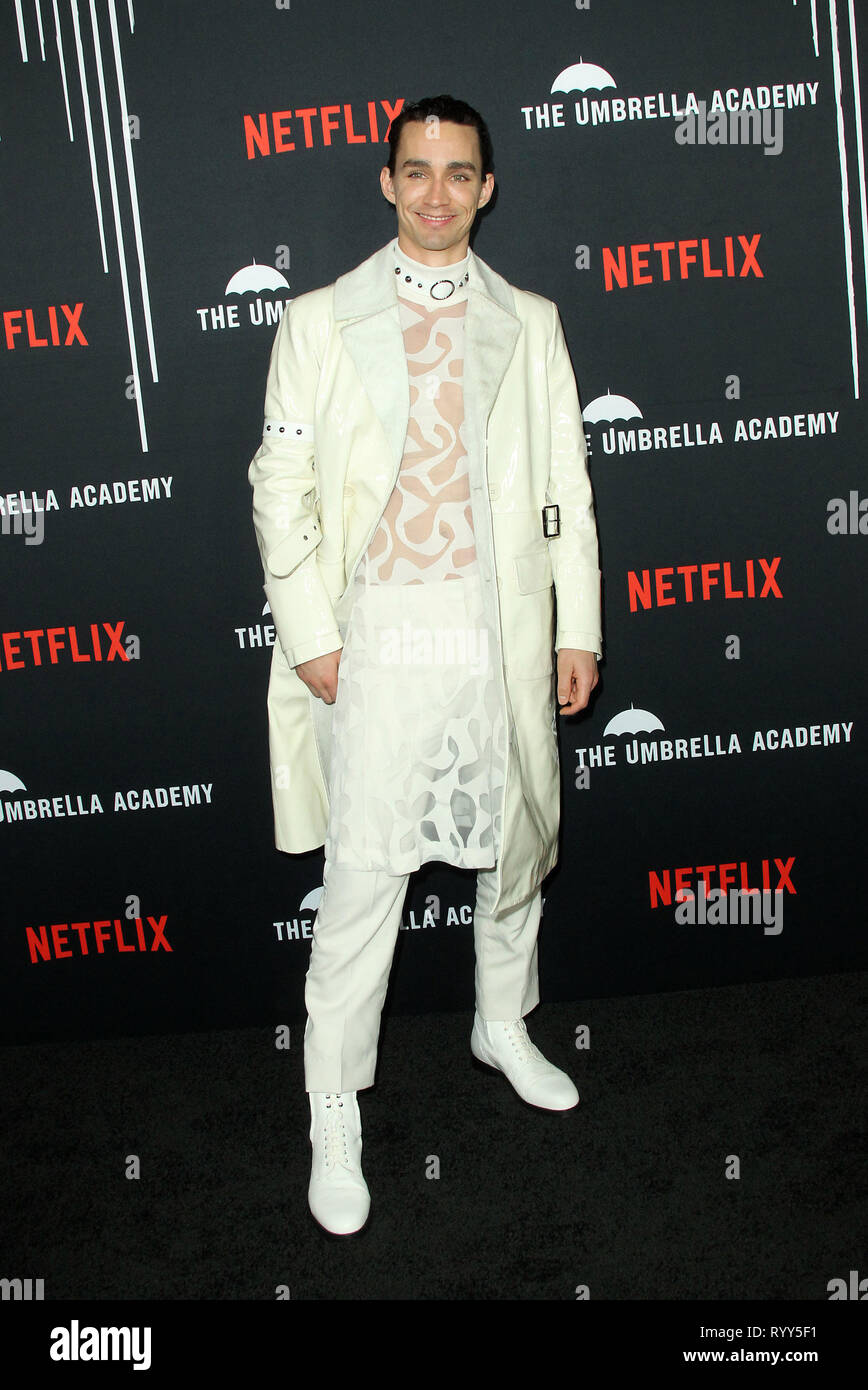 Premiere di Netflix 'l'Ombrello Academy' stagione 1 tenuto presso la ArcLight Hollywood - Arrivi con: Robert Sheehan dove: Los Angeles, California, Stati Uniti quando: 12 Feb 2019 Credit: Adriana M. Barraza/WENN.com Foto Stock