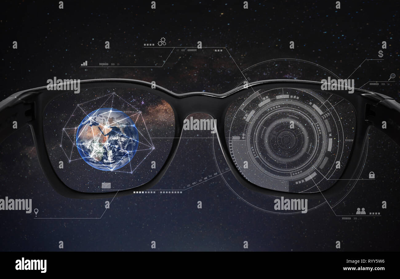 Smart occhiali VR, realtà virtuale, e ar augmented reality tecnologia. Elemento di questa immagine sono arredate dalla NASA Foto Stock