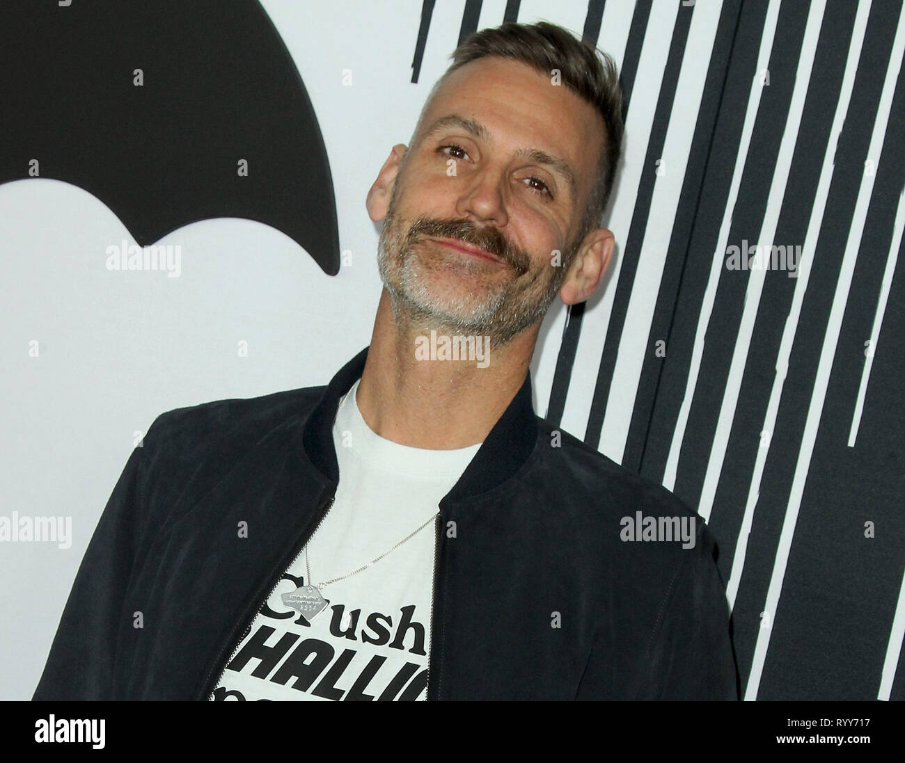 Premiere di Netflix 'l'Ombrello Academy' stagione 1 tenuto presso la ArcLight Hollywood - Arrivi con: Pietro trasformata per forte gradiente dove: Los Angeles, California, Stati Uniti quando: 12 Feb 2019 Credit: Adriana M. Barraza/WENN.com Foto Stock