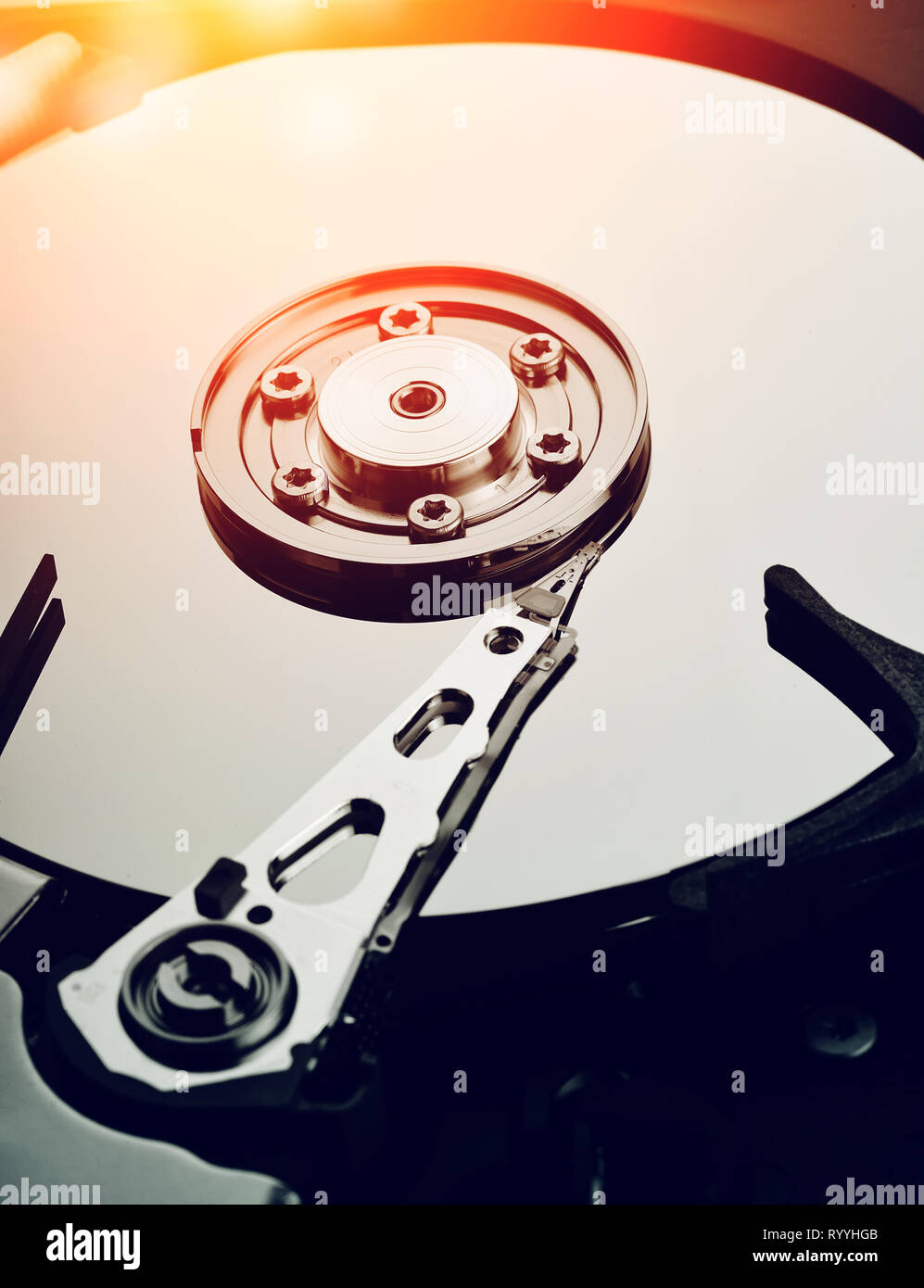 Close up di aprire il computer il disco rigido (HDD) Foto Stock