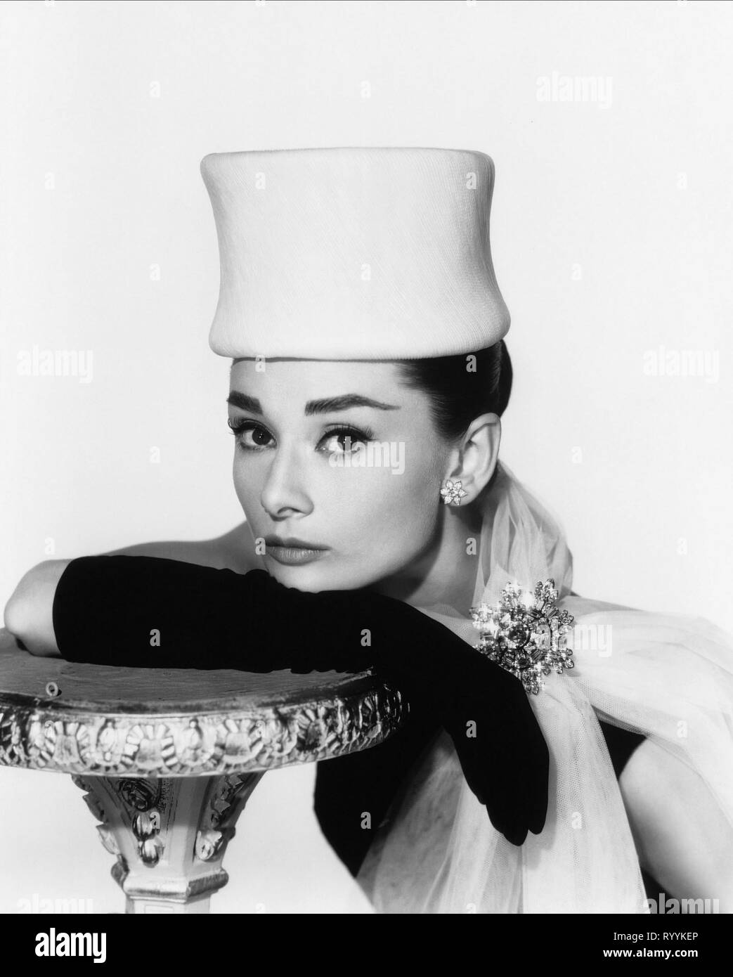 AUDREY HEPBURN, Funny Face, 1957 Foto Stock AUDREY HEPBURN, Funny Face, 1957 Foto Stock