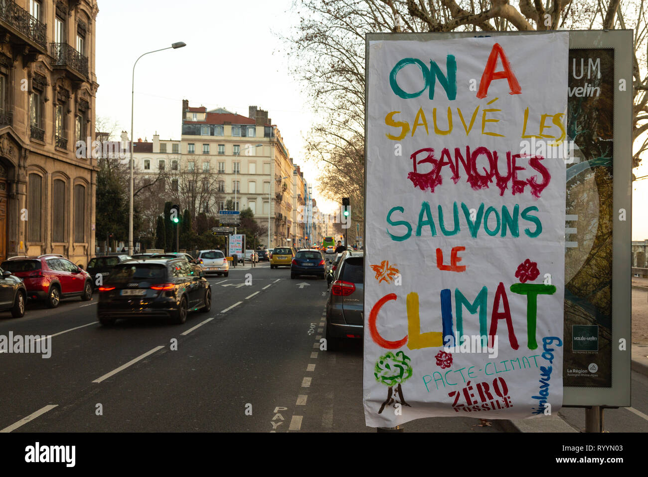 Sauvons le climat, andiamo a salvare la terra..Lione, Francia Foto Stock