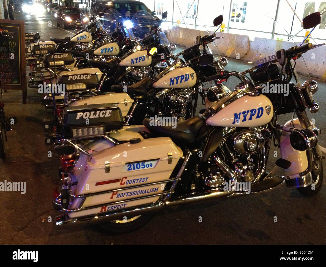 Polizia di New York cicli motore parcheggiato a Manhattan Foto Stock