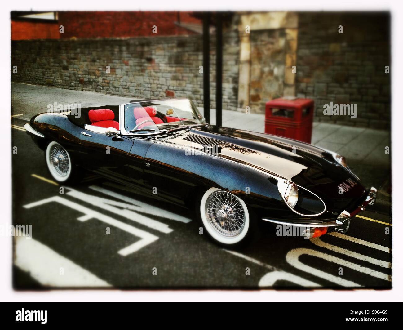 Jaguar E-type - Immagine stock catturata con smartphone