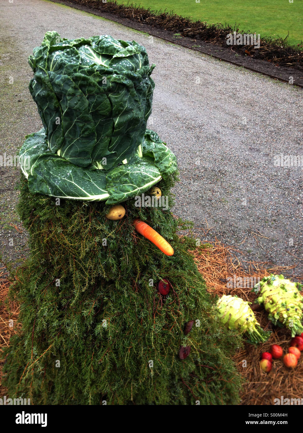 Simulazione di pupazzo di verdure. Foto Stock