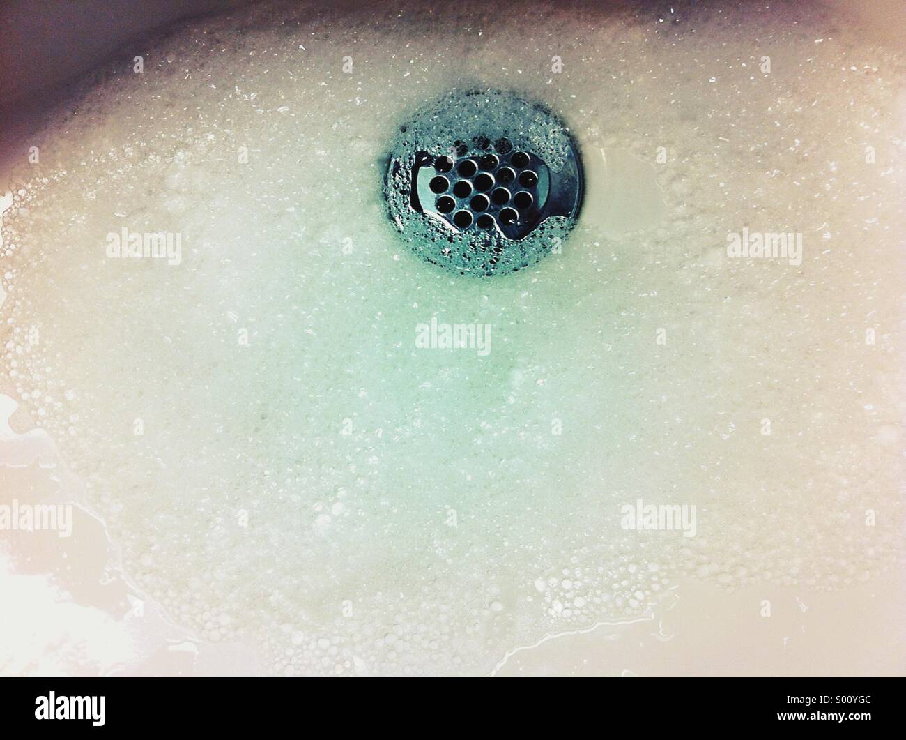 Bubbles in sink immagini e fotografie stock ad alta risoluzione - Alamy
