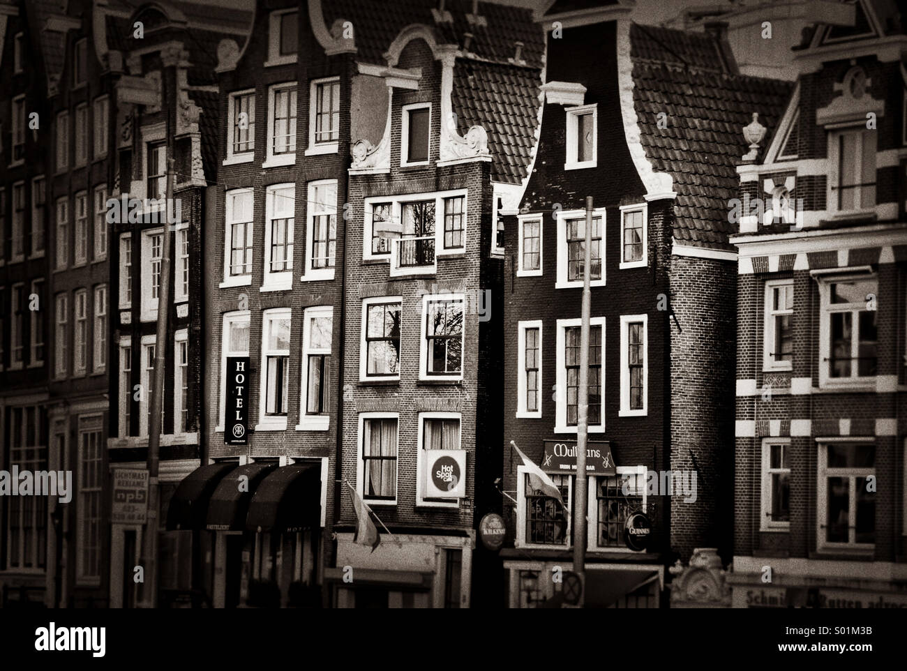 Tipici edifici a capanna in Amsterdam Foto Stock