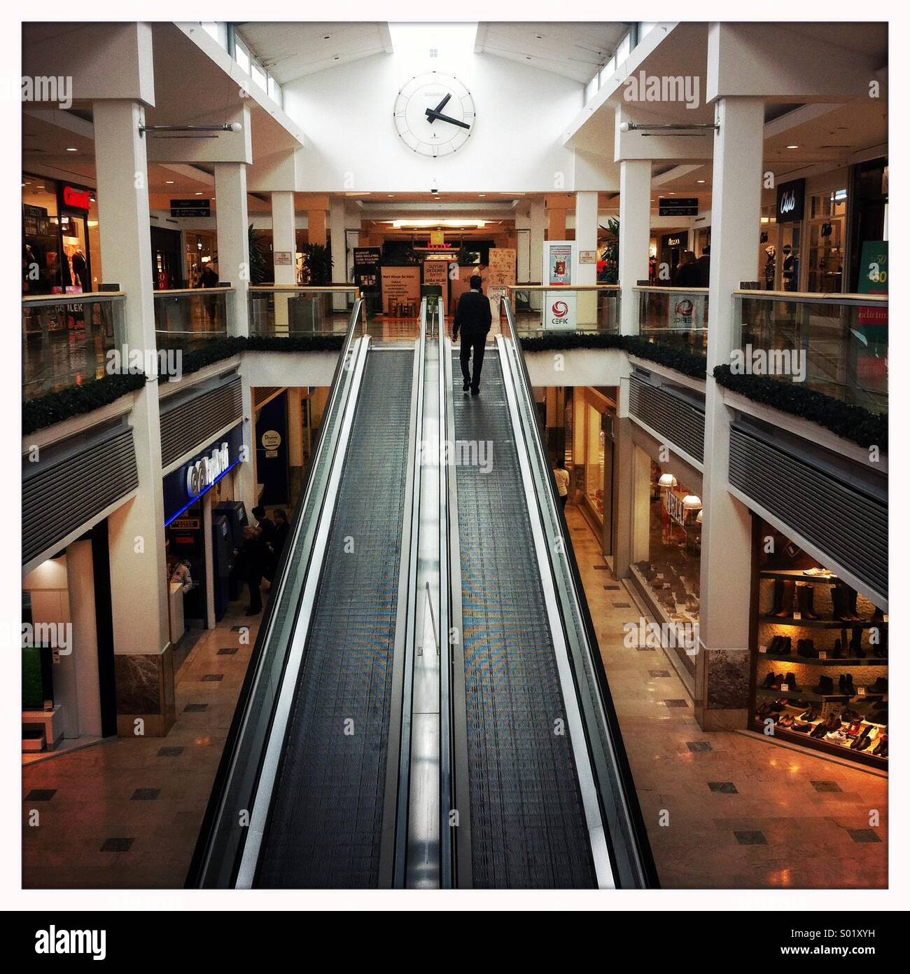 Shopping center escalator Foto Stock