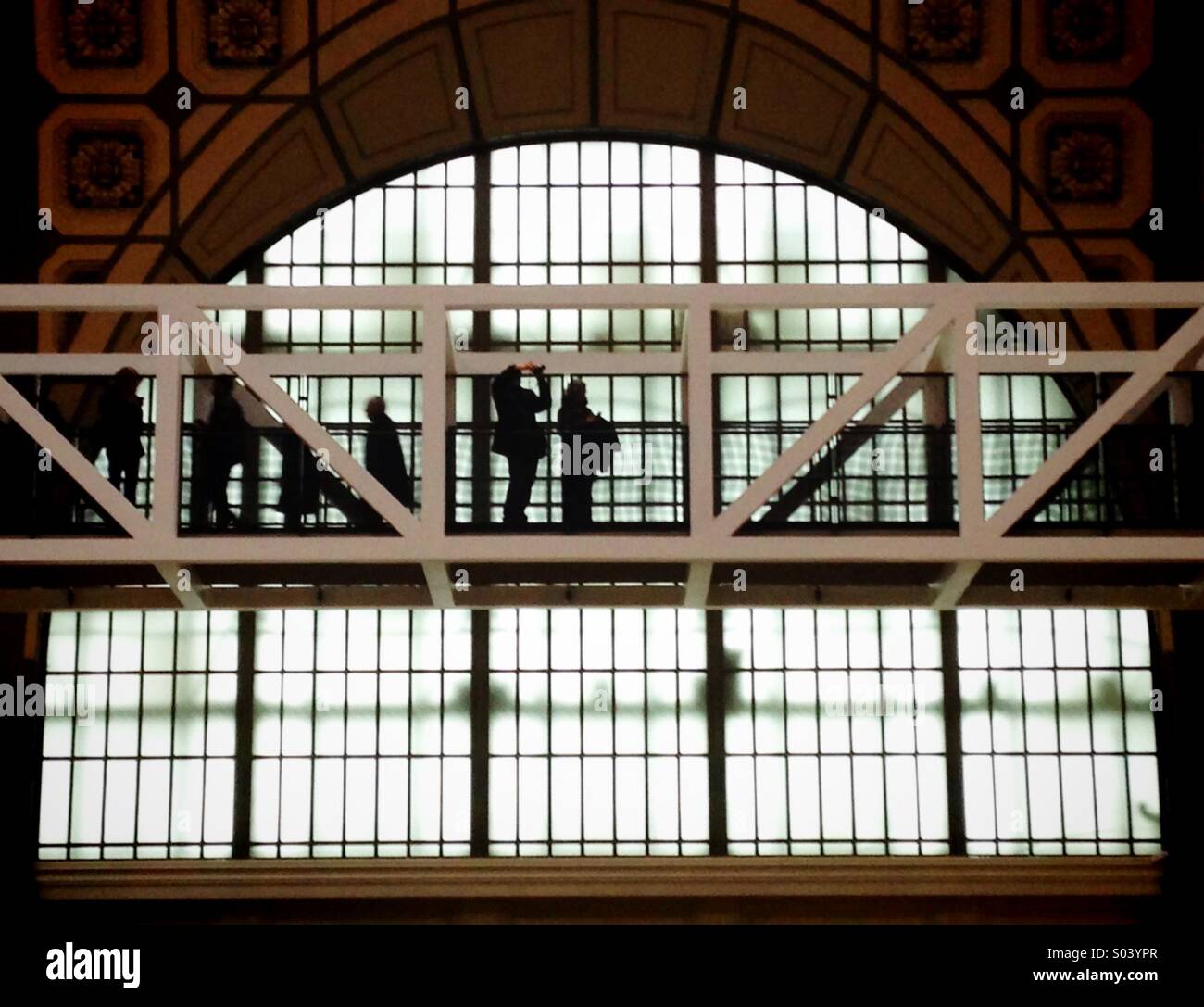 Passerella parigi immagini e fotografie stock ad alta risoluzione - Alamy