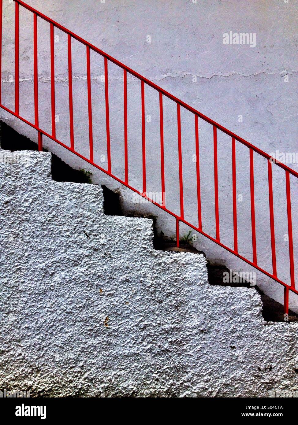 Scale e recinto rosso - Immagine stock catturata con smartphone