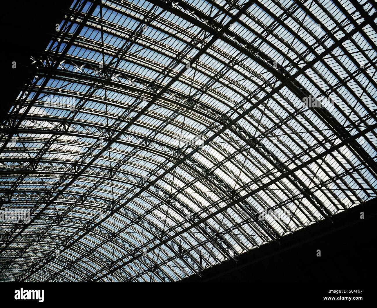 Tetto a London St Pancras stazione ferroviaria Foto Stock