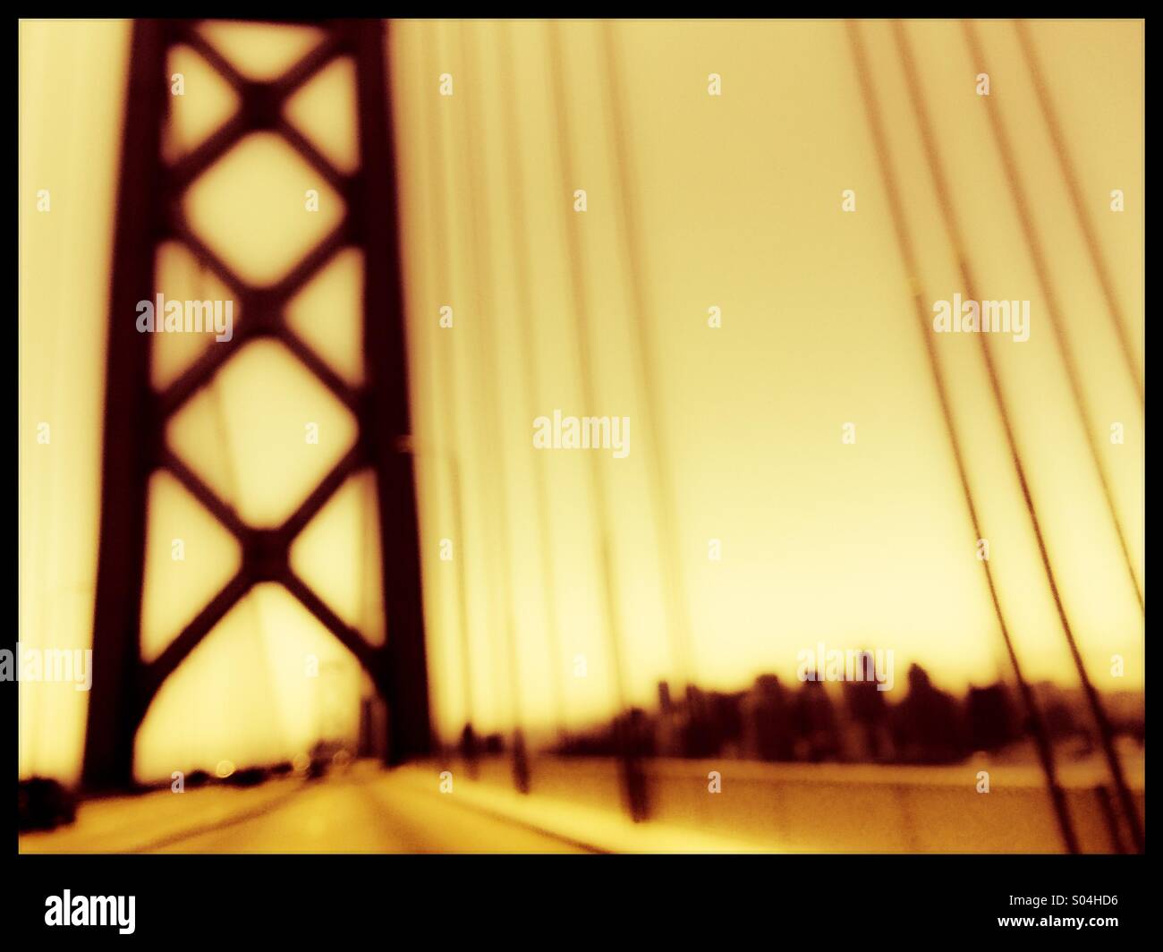 Il Bay Bridge e San Francisco. In California, Stati Uniti d'America - Immagine stock catturata con smartphone