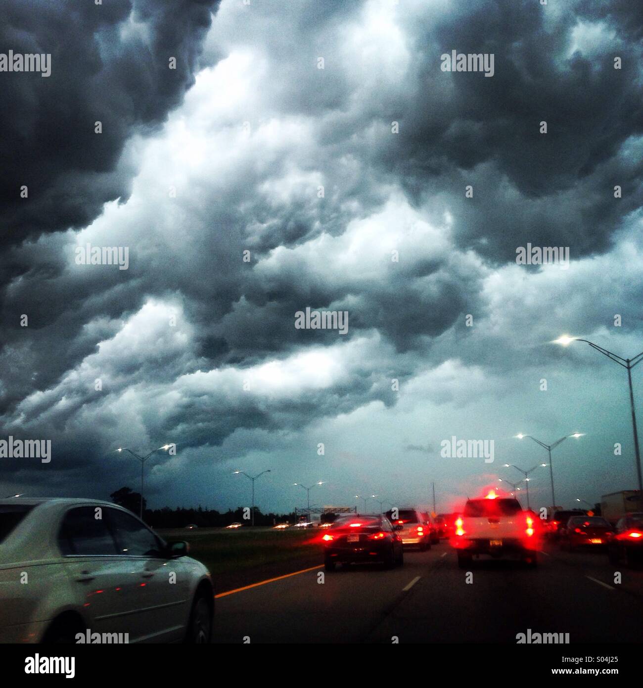 Tempesta su una superstrada nel Mid West Foto Stock