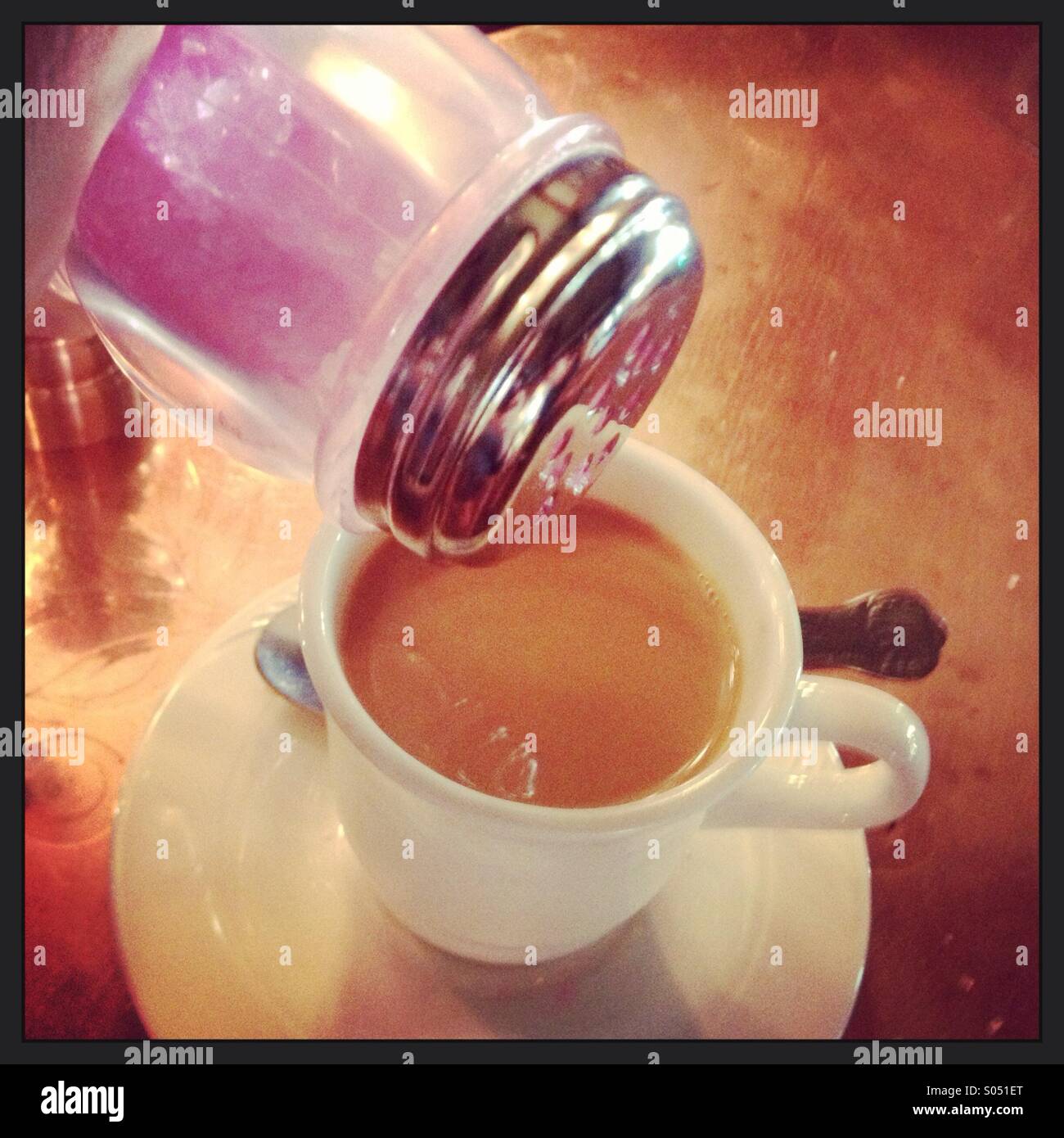 Tè con zucchero rosa Foto Stock
