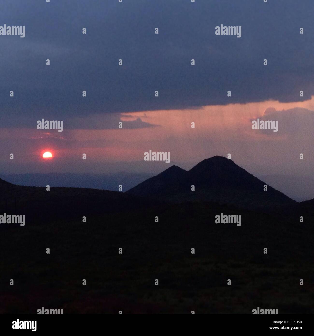 Sun mette in Wirikuta,un luogo sacro per Wirarika o indigeni Huichol vicino a Real de Catorce, San Luis Potosi, Messico Foto Stock