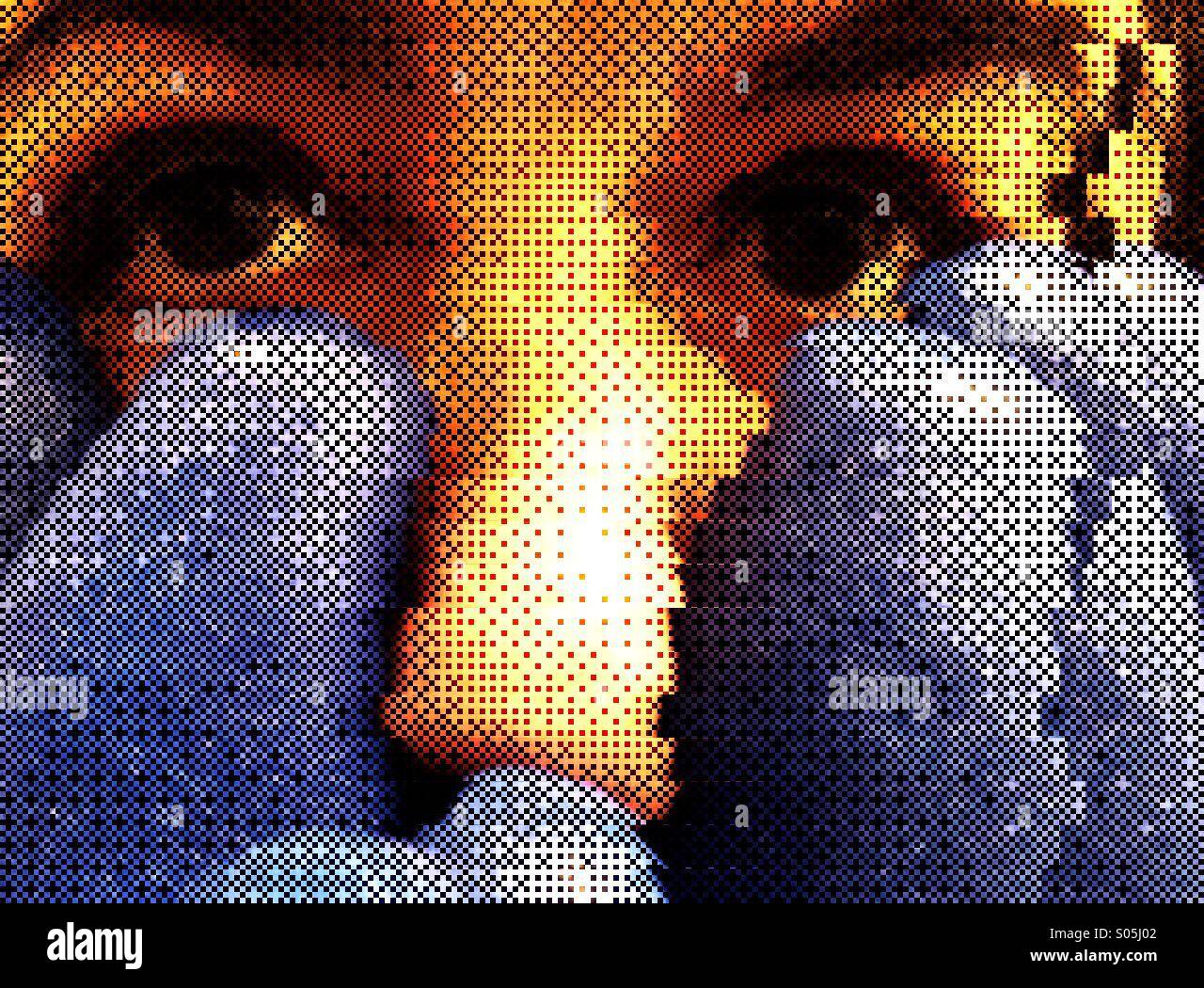Un abstract in prossimità di una donna di naso e occhi tenendo un blu Guanto in gomma nella parte anteriore del suo viso Foto Stock