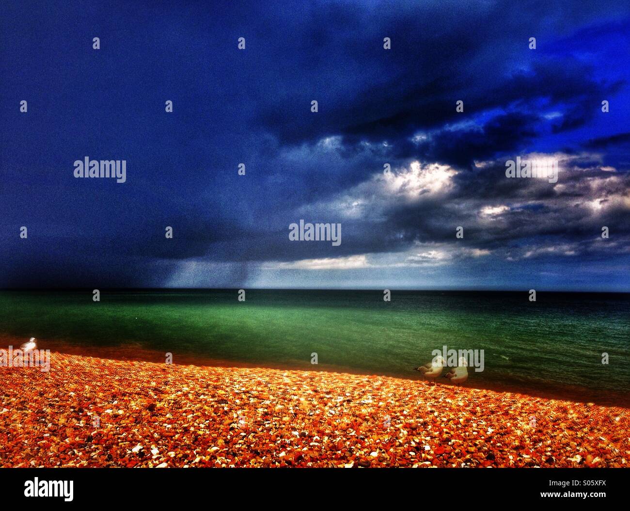 Tempestoso paesaggio costiero - Immagine stock catturata con smartphone