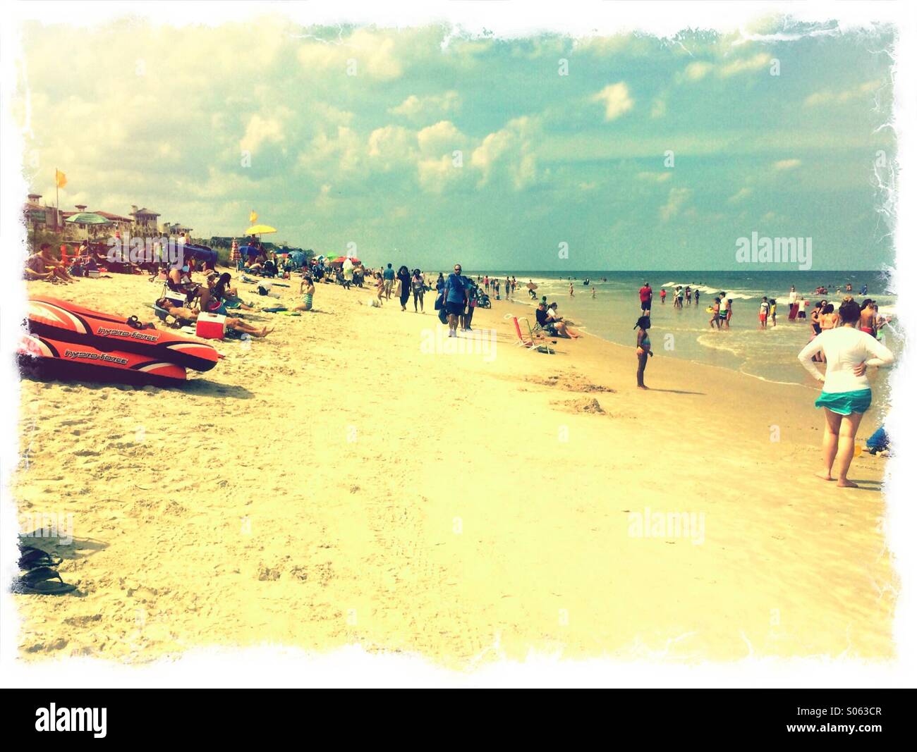 Le persone che si godono la spiaggia al Ponte Vedra Beach , Florida , STATI UNITI D'AMERICA. Foto Stock