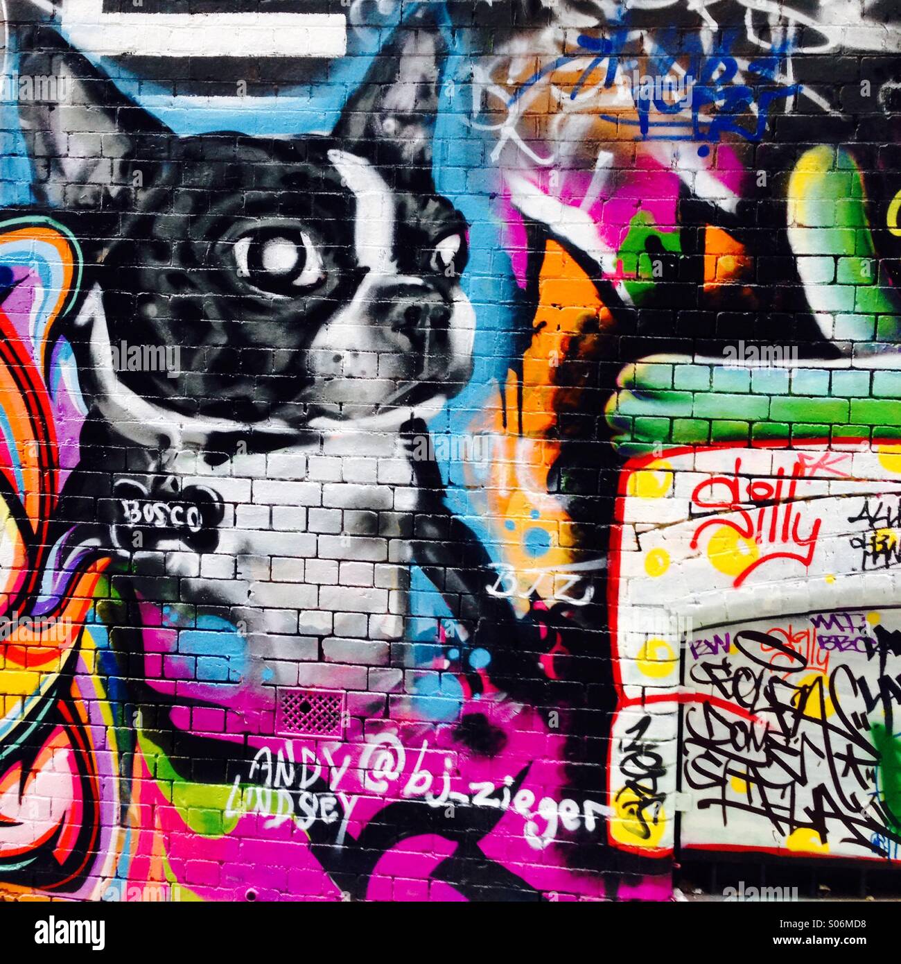 La street art di cane in Graffiti lane modo Foto Stock
