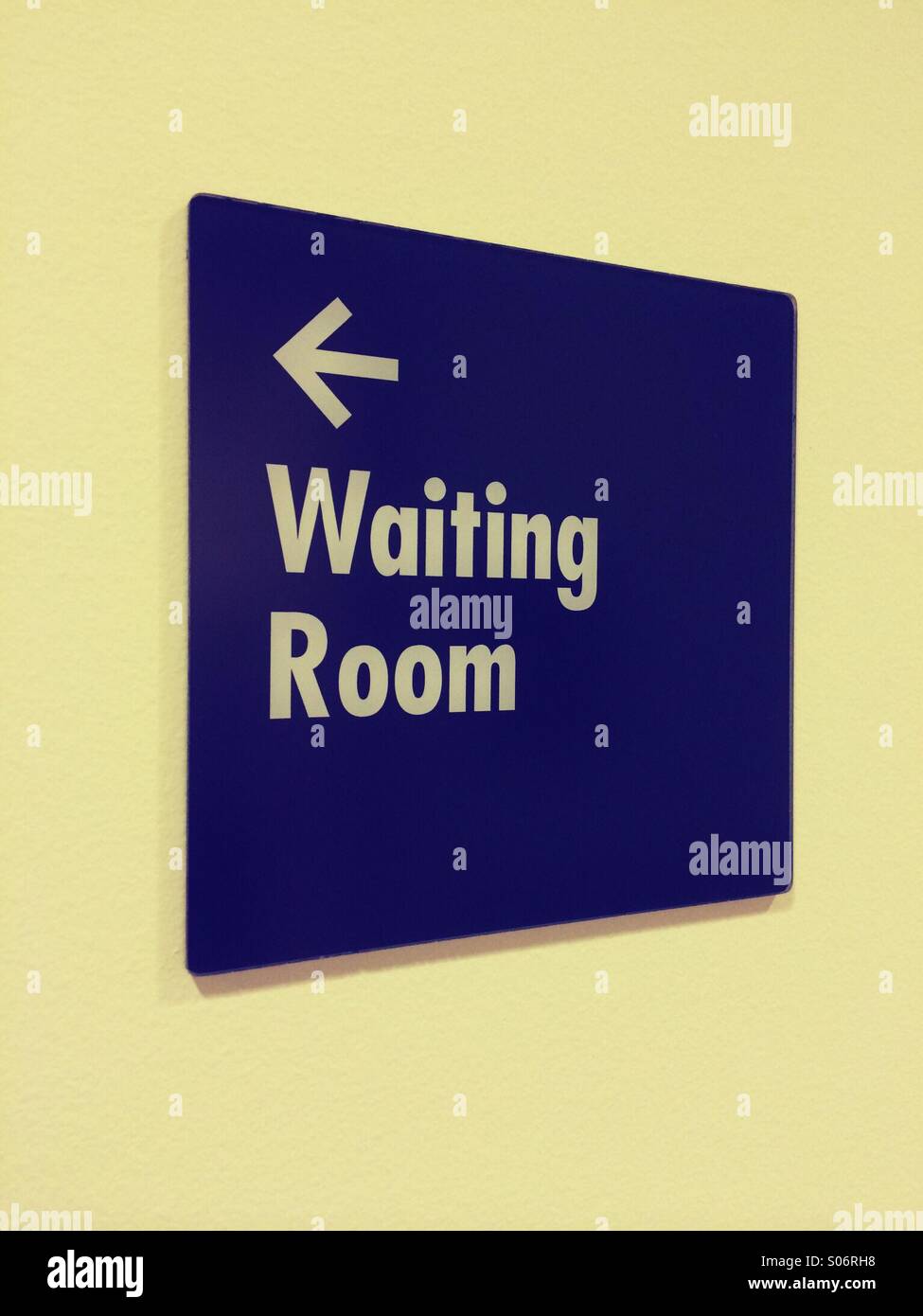 Ospedale in sala d'attesa - Immagine stock catturata con smartphone