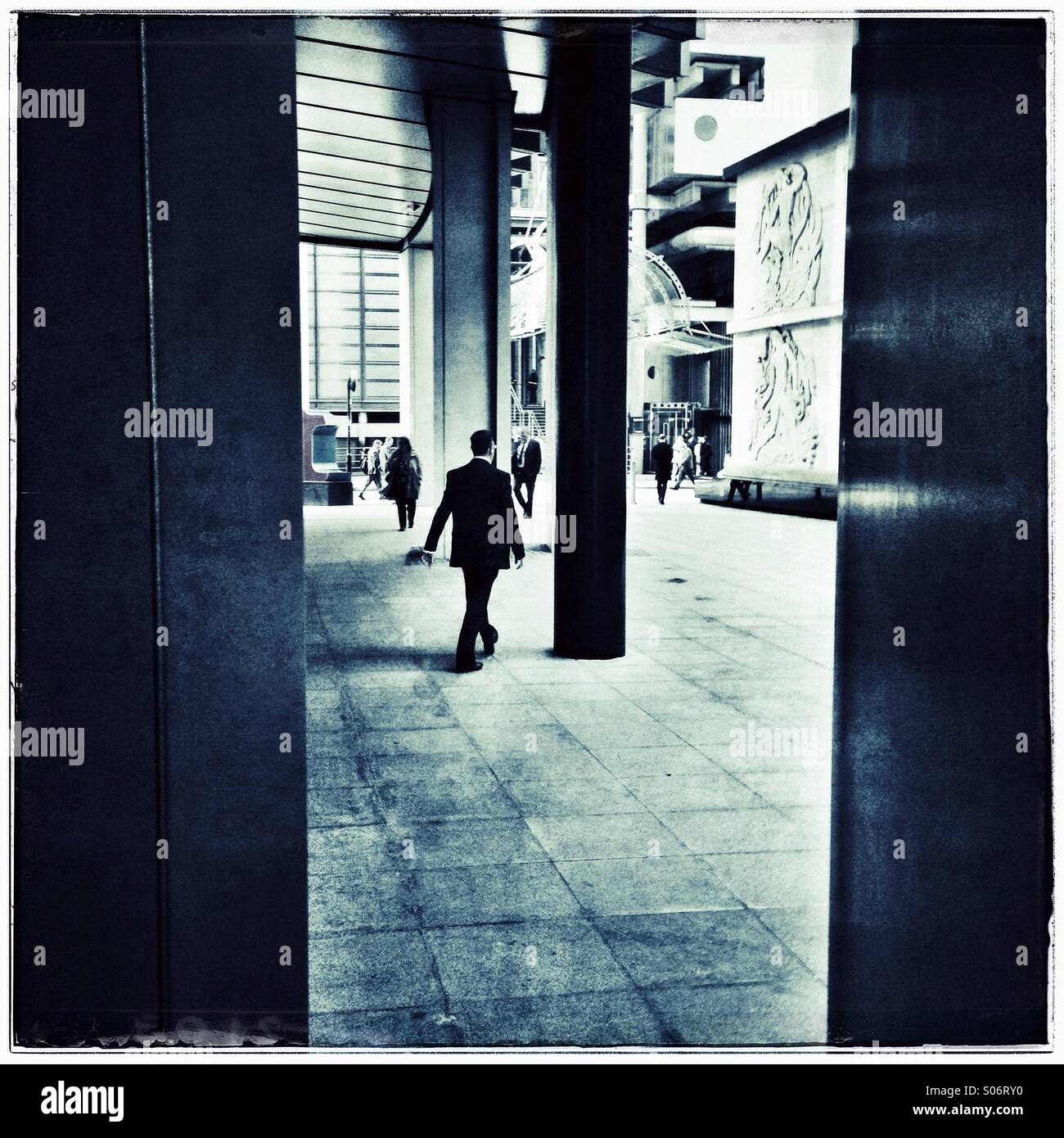 La mattina presto nel quartiere finanziario,la City di Londra,UK - Immagine stock catturata con smartphone