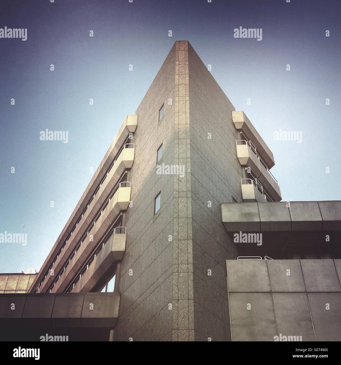 Edificio modernista nel centro di Amburgo, Germania Foto Stock