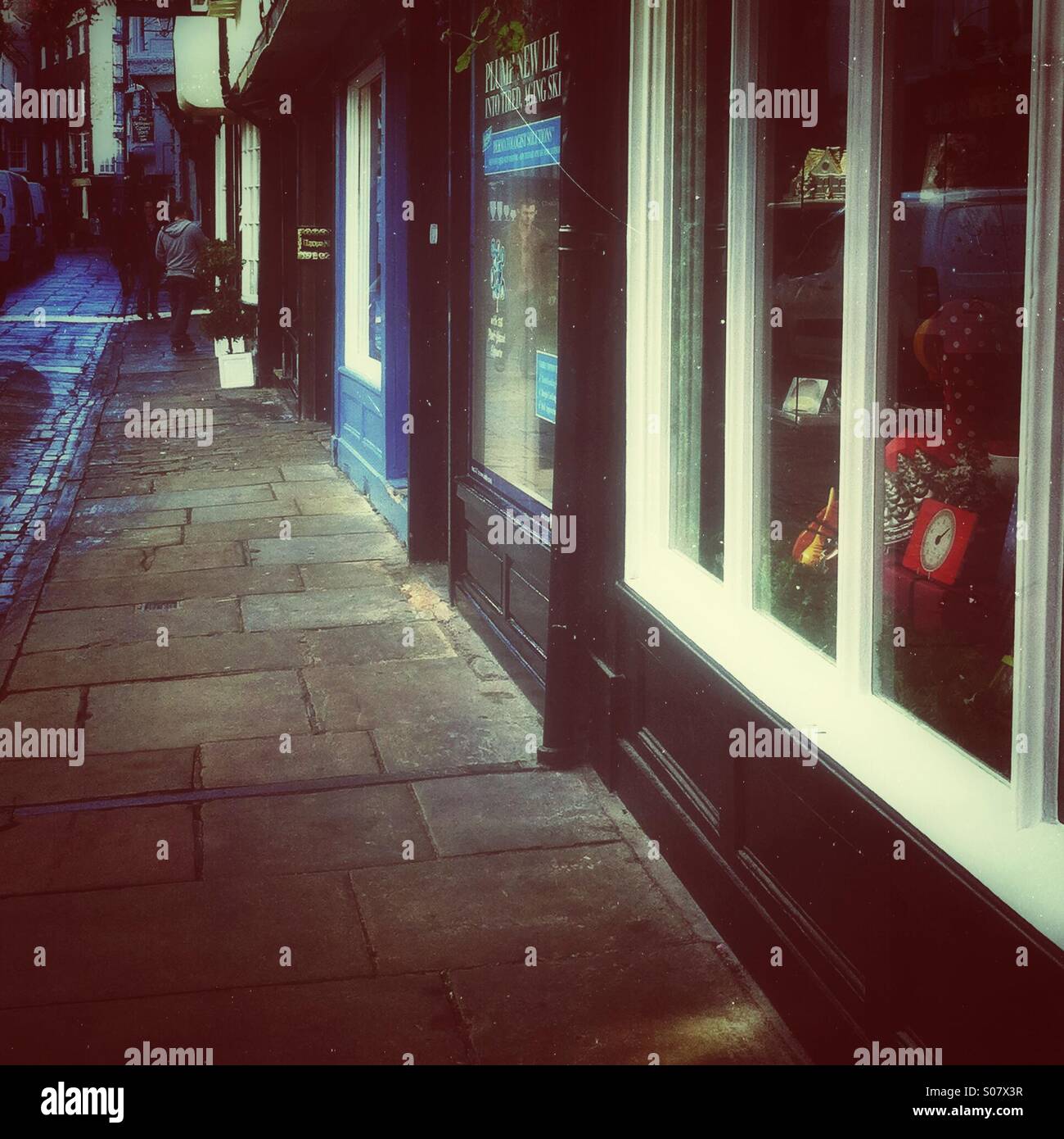 Negozi di Stonegate York North Yorkshire England Regno Unito - Immagine stock catturata con smartphone