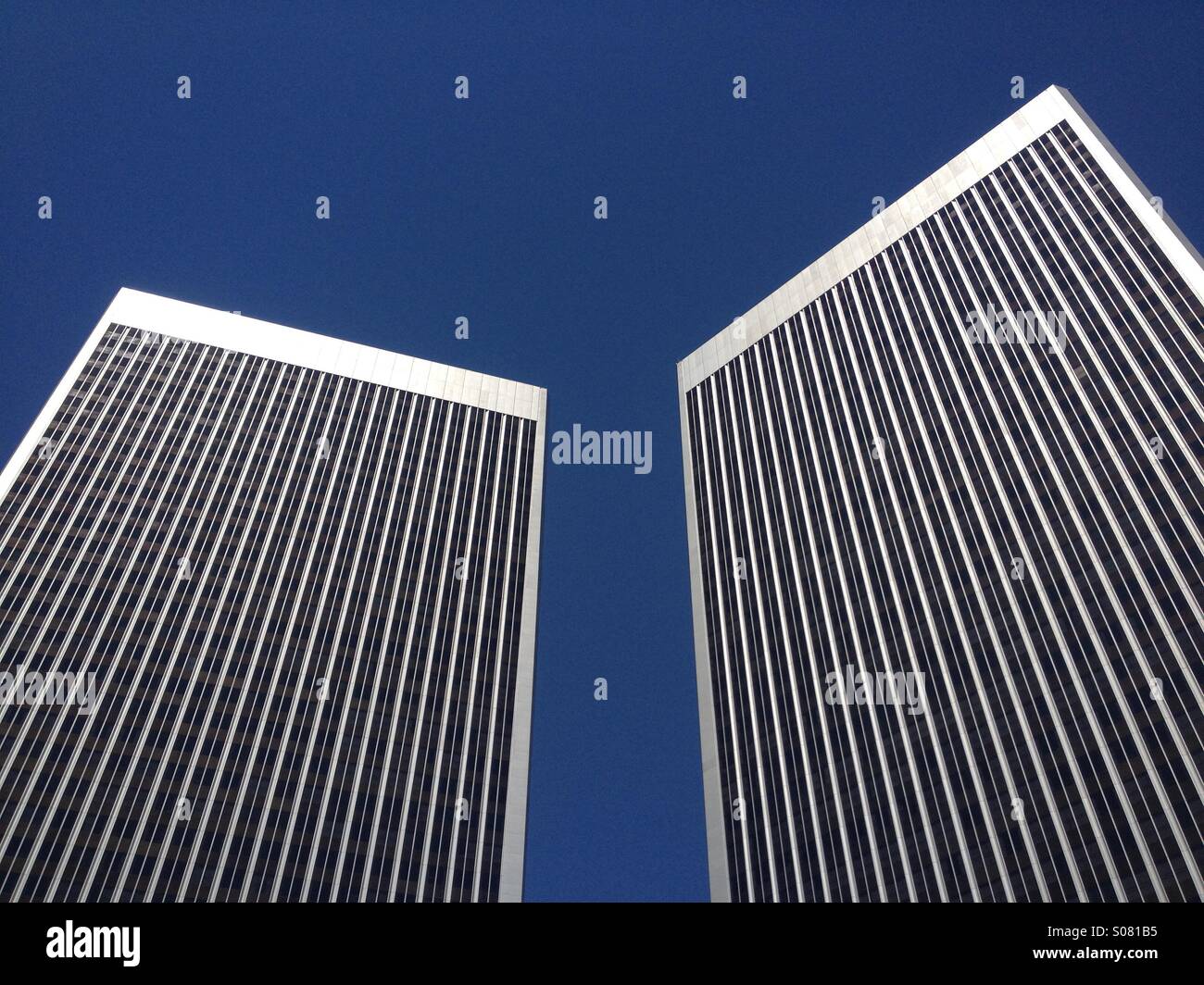 Century Plaza Twin Towers in Century City, Lis Angeles, CA - Immagine stock catturata con smartphone