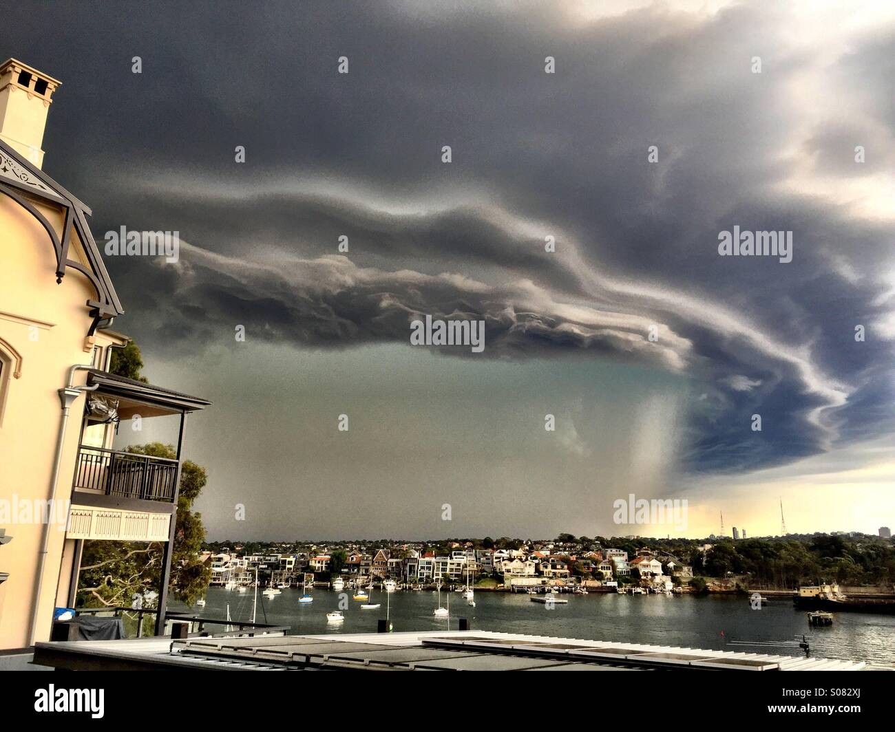 Tempesta su Sydney - Immagine stock catturata con smartphone