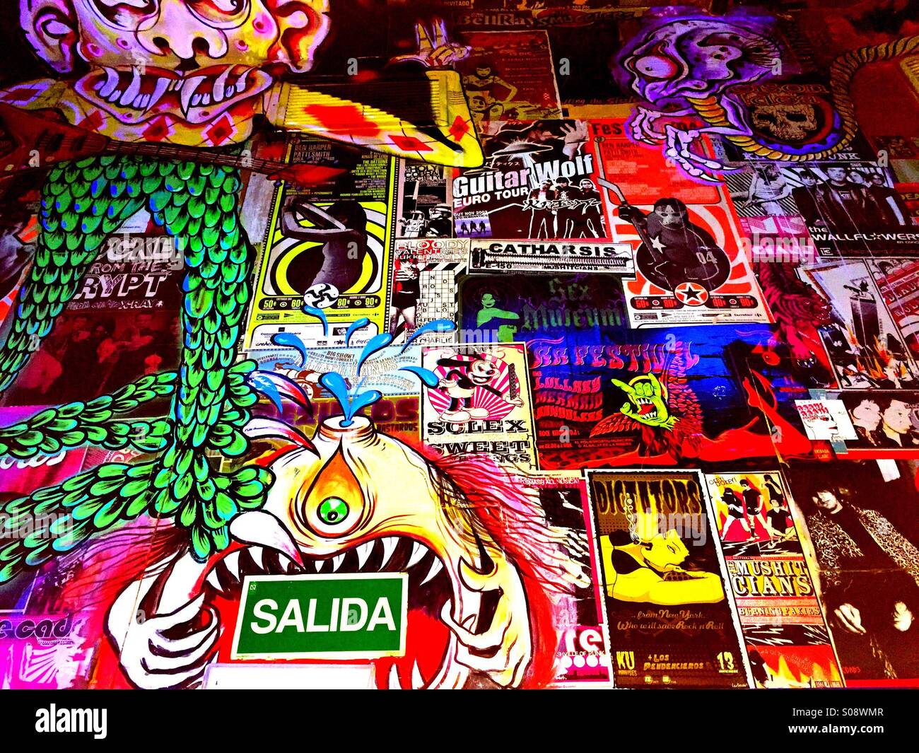 Decorazione murale in La Via Lactea. Tipica dopo ore bar in Malasaña. Madrid Foto Stock