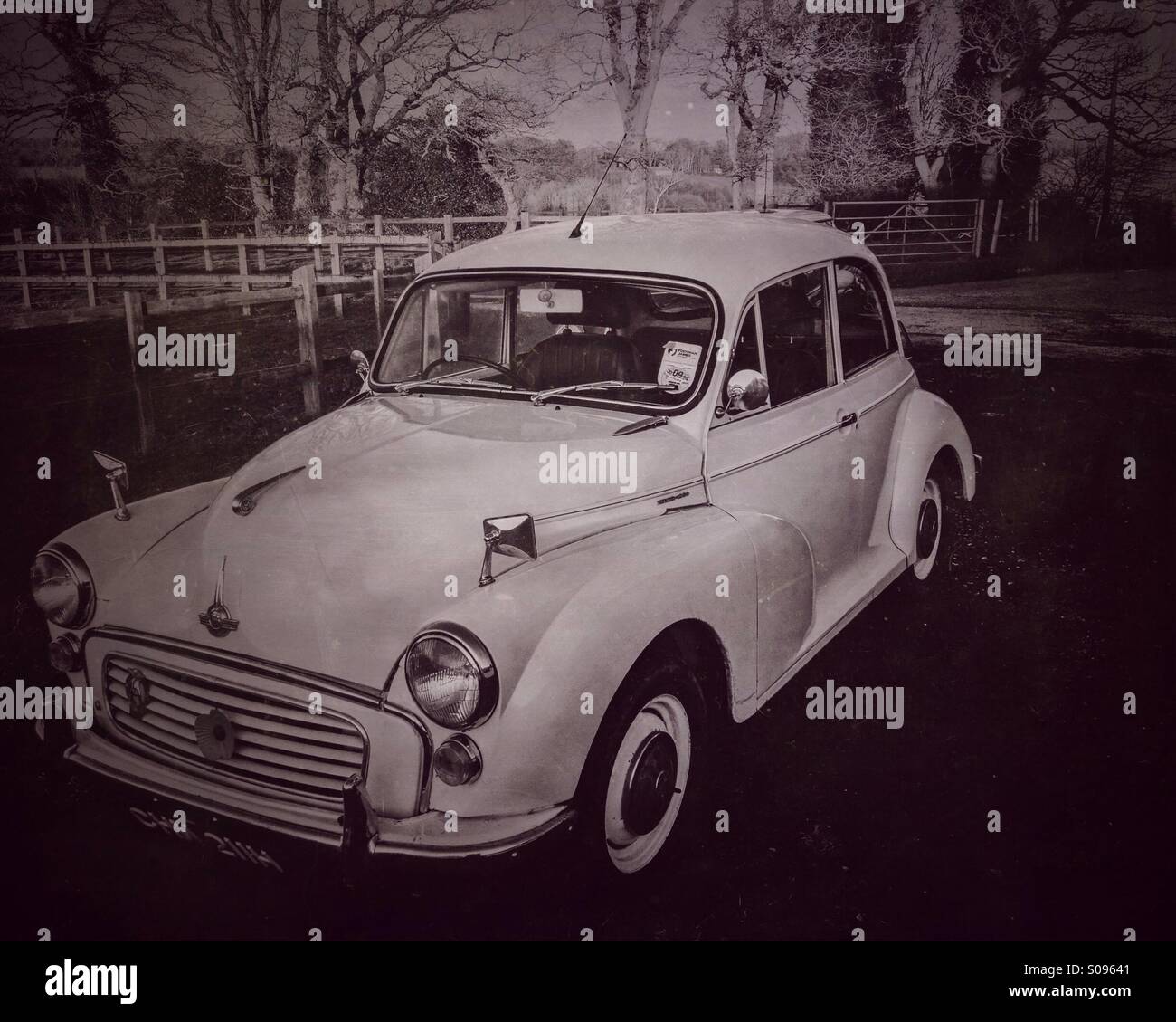 In stile retrò Immagine di un annata minore di Morris Saloon Foto Stock