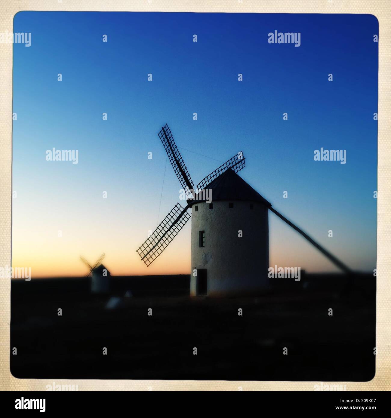 Mulini a vento a La Paz hill - Immagine stock catturata con smartphone