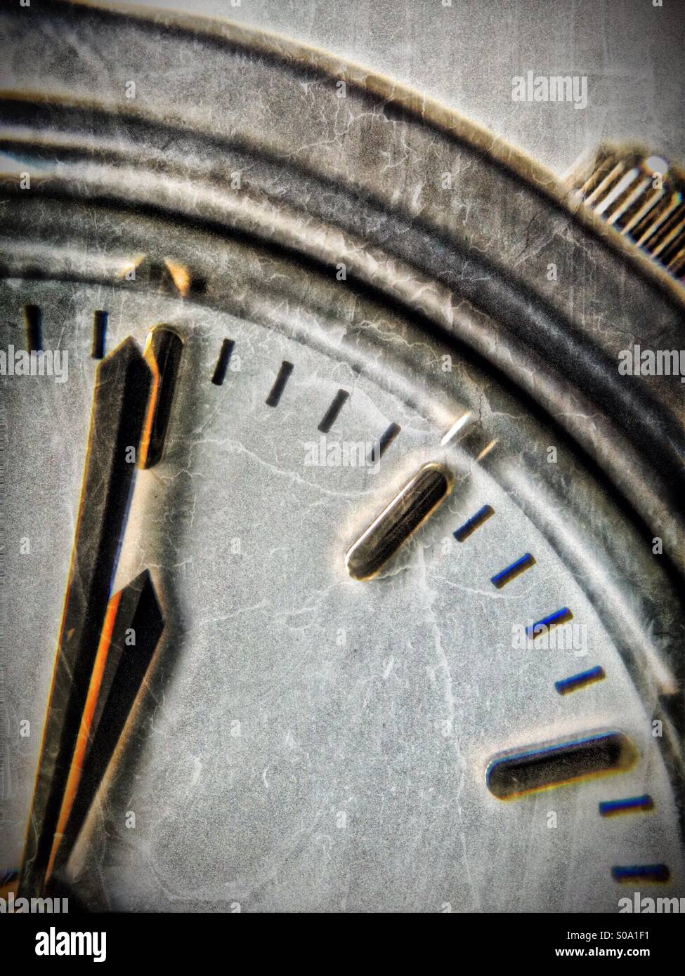 Le mani di un orologio - Immagine stock catturata con smartphone