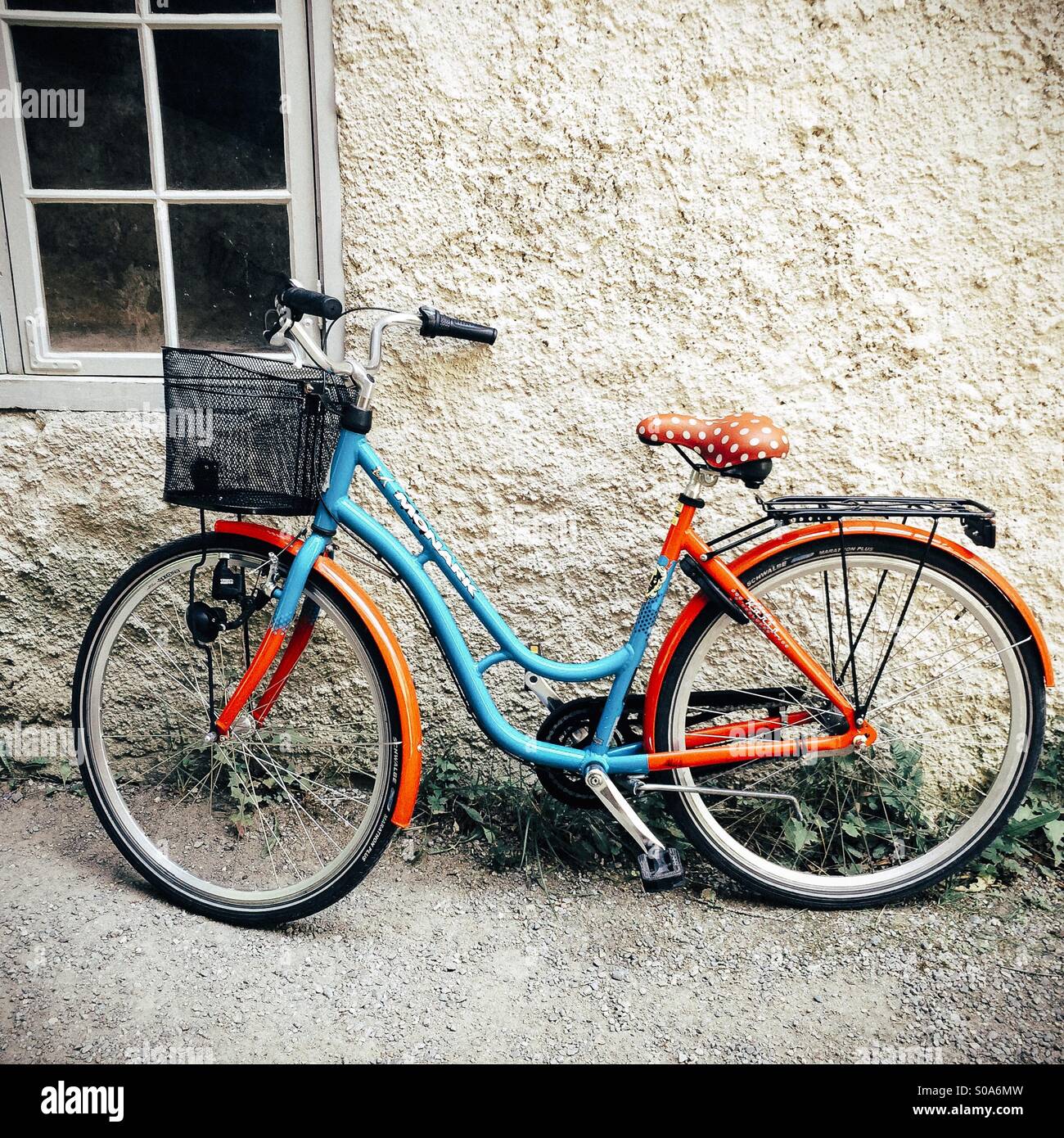 Red white blue bicycle immagini e fotografie stock ad alta risoluzione -  Alamy