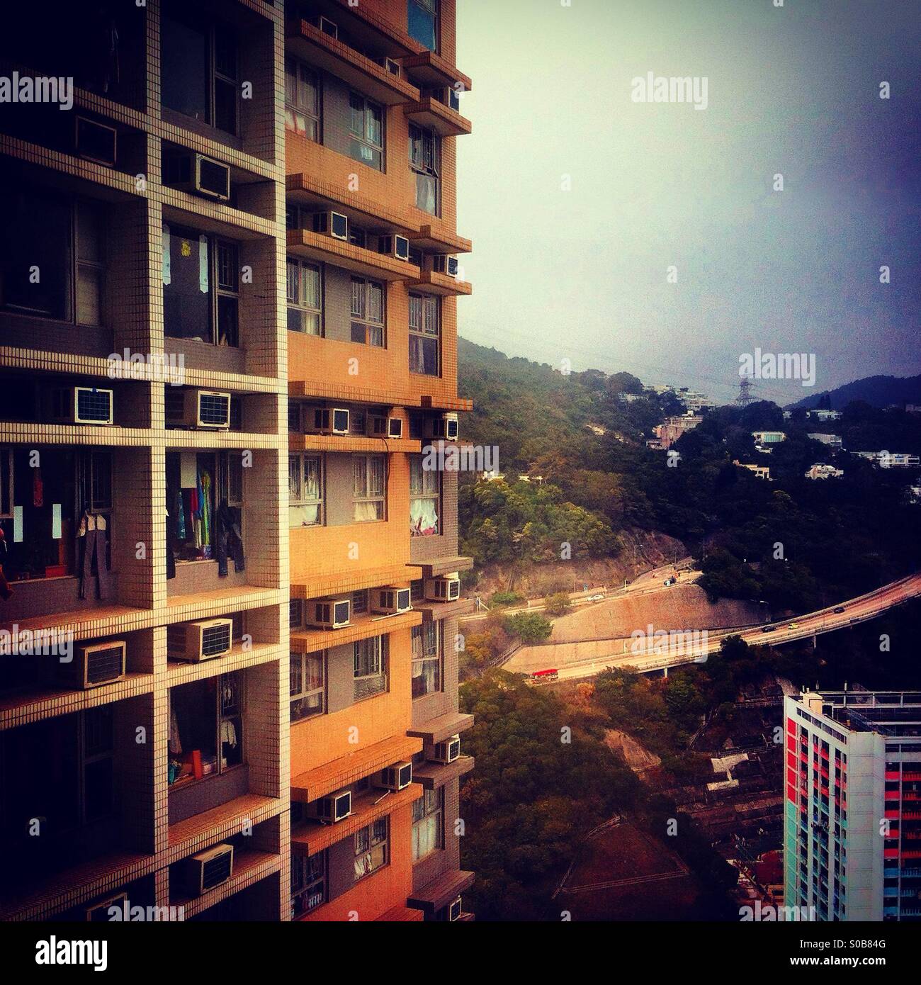 Edificio a torre a Hong Kong - Immagine stock catturata con smartphone