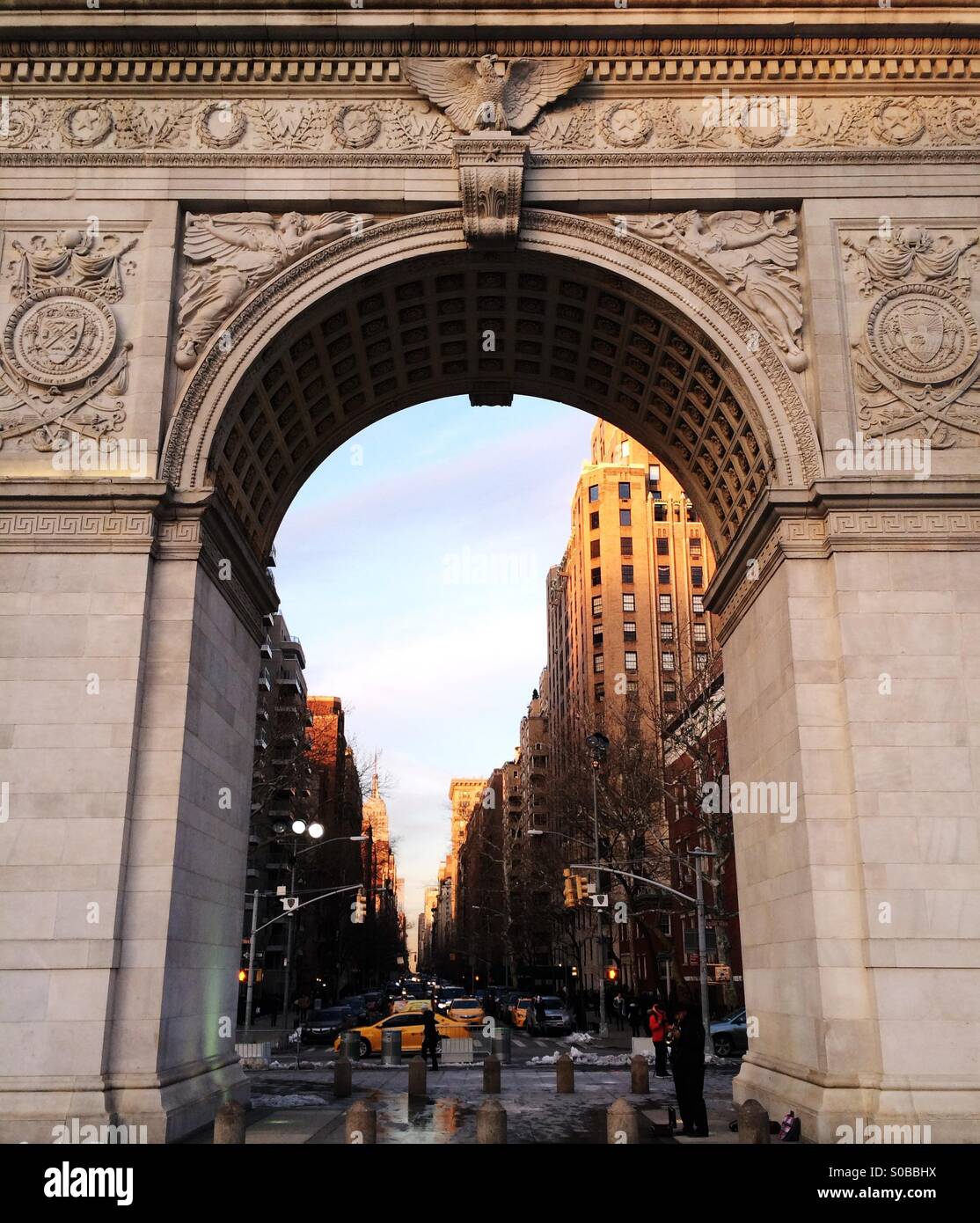 Washington Square Arch, chiamato anche il Washington Arch, a Washington Square Park, la parte inferiore di Manhattan, New York City, Stati Uniti d'America. Foto Stock