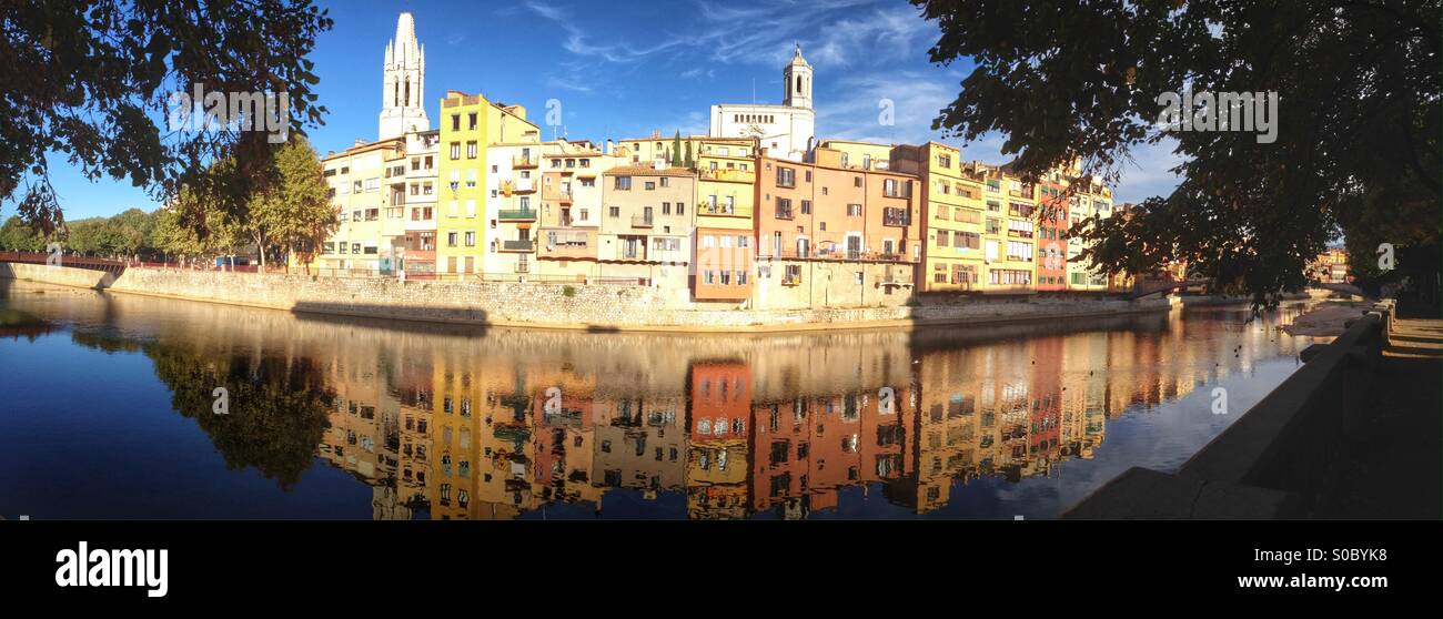 Il paesaggio della città di Girona in Spagna Foto Stock